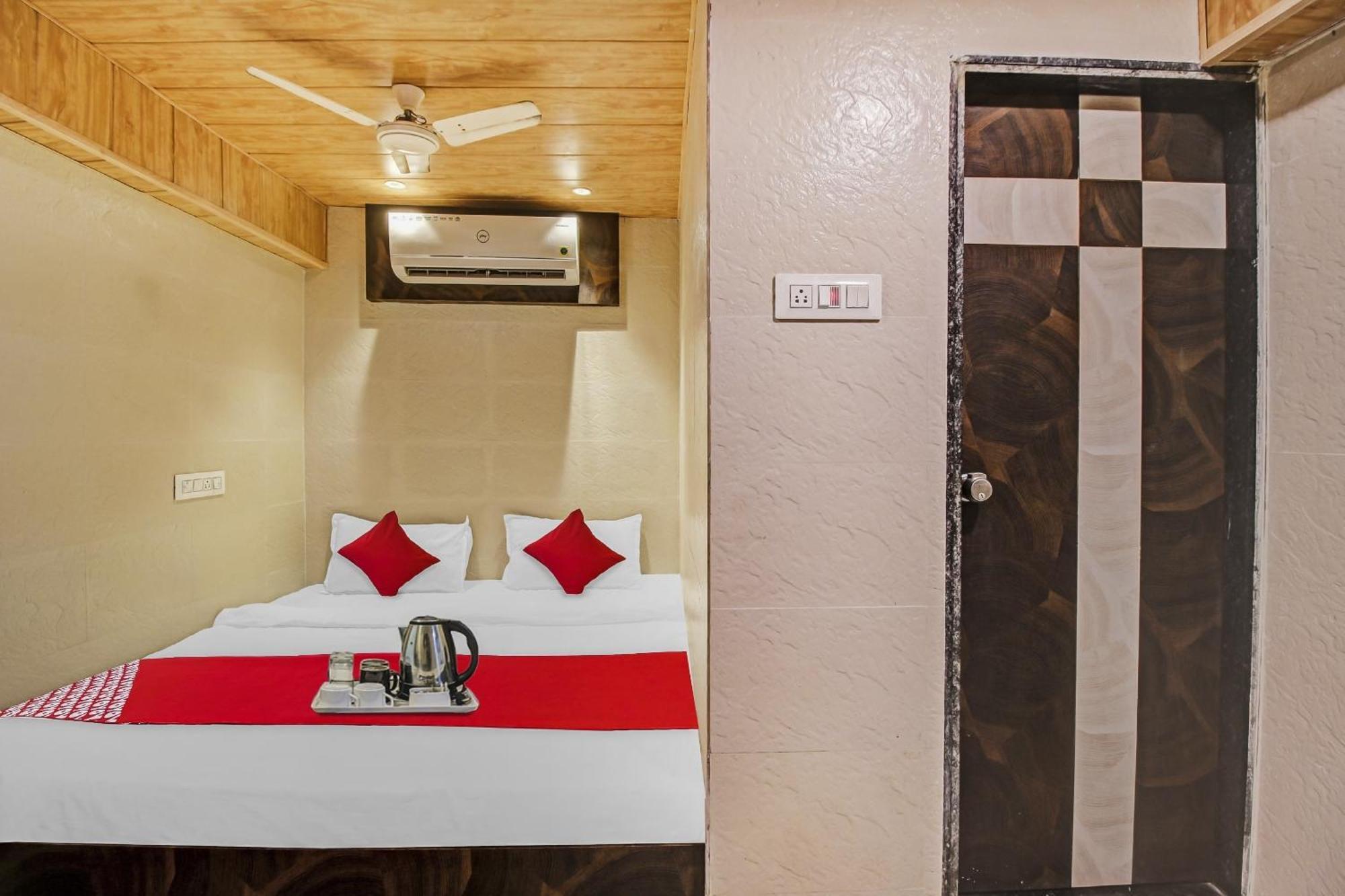 Hotel Ambedkar Kalyān Екстериор снимка