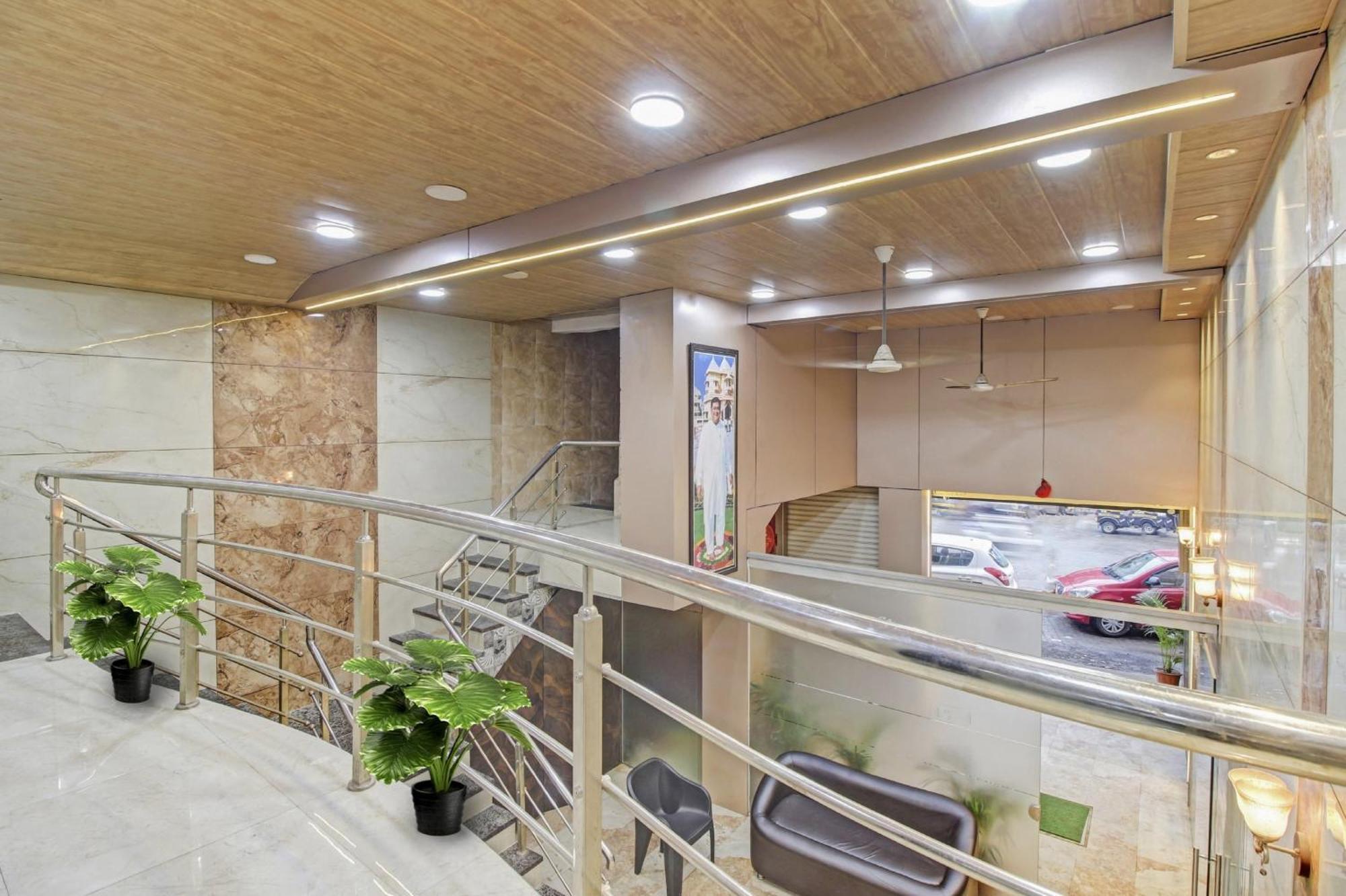 Hotel Ambedkar Kalyān Екстериор снимка